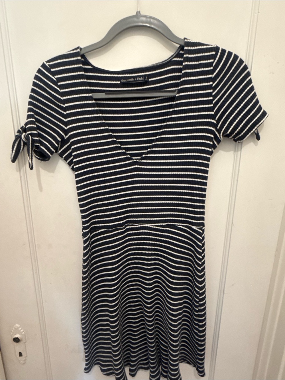 Abercrombie & Fitch Navy and White Striped V-Neck Tie-Sleeve Knit Dress